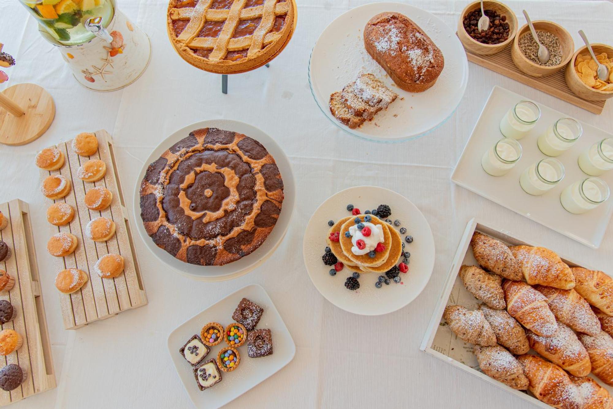 Ambasciatori Hotel - Beach Front -Breakfast Xxl & Brunch Until 12 30Pm Misano Adriatico Exterior foto